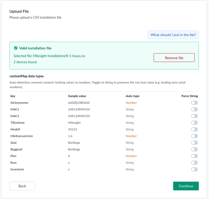 Das Fenster contextMap data types im Schritt Upload File, das jeden Parameter mit Beispielwert, automatisch erkanntem Typ und einem Force String-Schalter auflistet