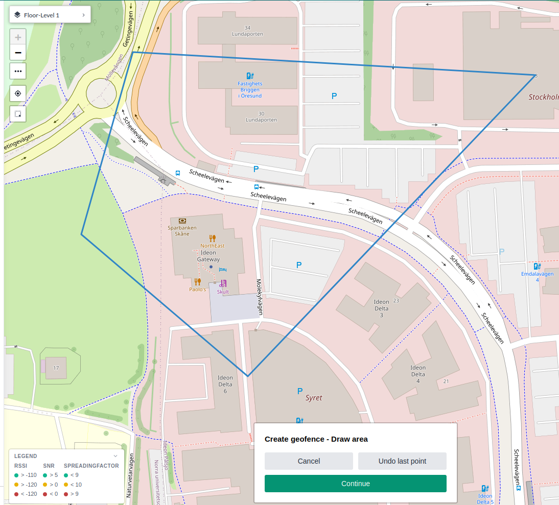 Att rita en geofence-gräns på kartan, med panelen Create geofence - Draw area som erbjuder Cancel, Undo last point och Continue